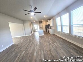810 Shatterhand Blvd in San Antonio, TX - Building Photo - Building Photo