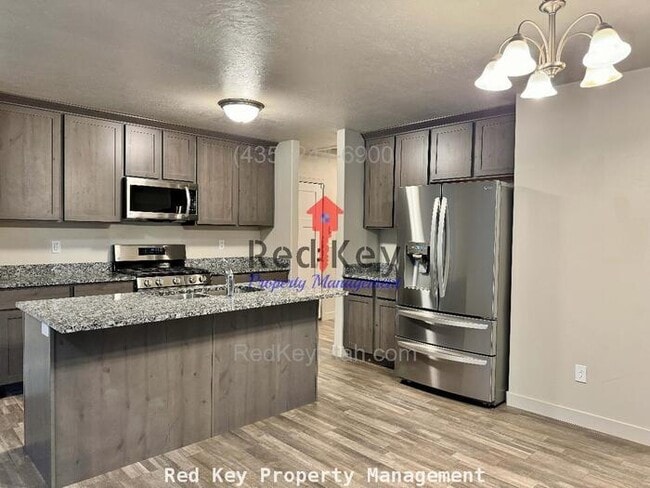 789 Colony Dr in Grantsville, UT - Building Photo - Building Photo