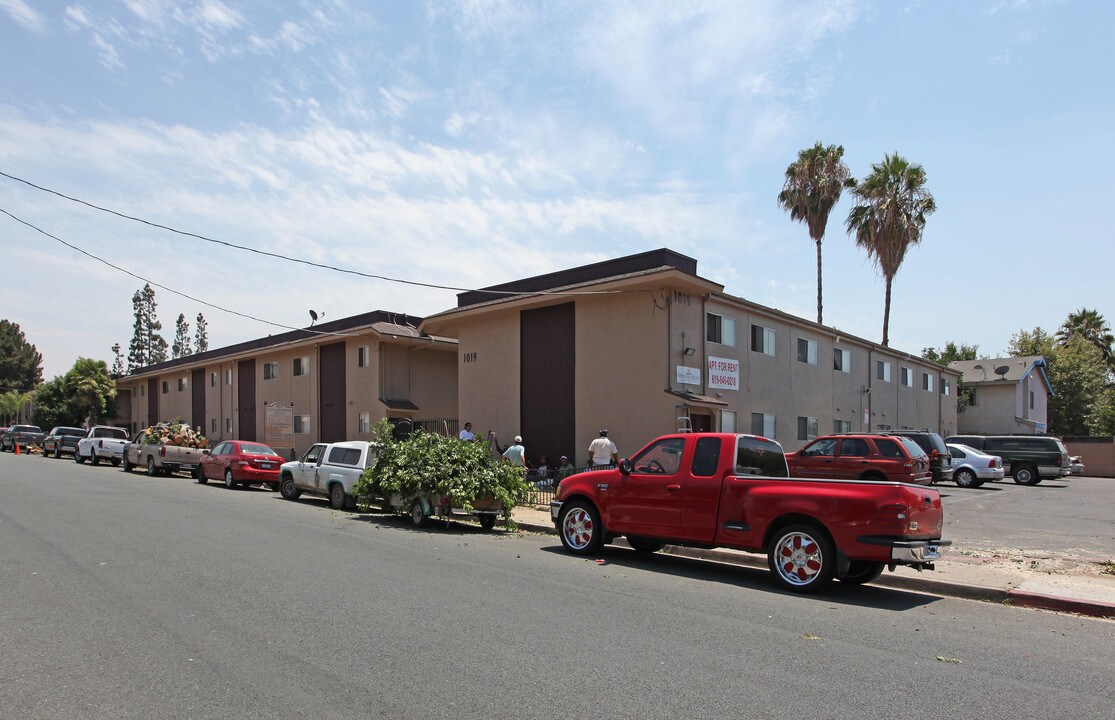 Terre at 1019 Peach in El Cajon, CA - Building Photo