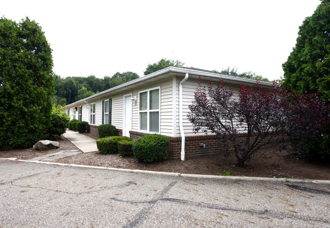 Summer Hill Apartments in Akron, OH - Building Photo - Building Photo