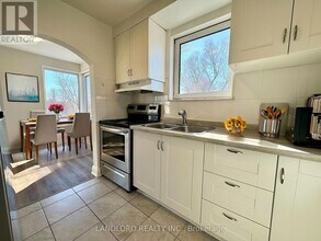 36 Wood Glen Rd in Toronto, ON - Building Photo - Building Photo
