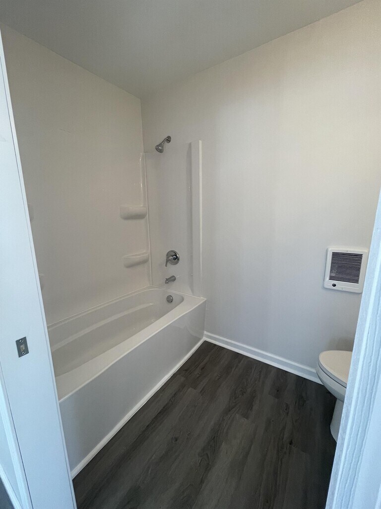 210 W 24th St Rentals in Hibbing, MN