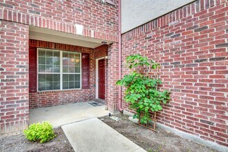 73 Verde Ranch Loop in Leander, TX - Foto de edificio - Building Photo