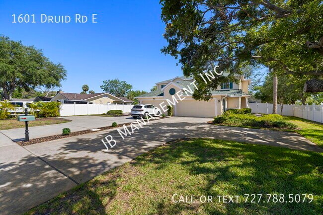 1601 Druid Rd in Clearwater, FL - Building Photo - Building Photo
