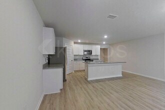 401 Monarch Ln in Pensacola, FL - Building Photo - Building Photo