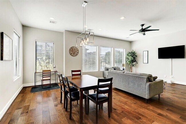 3015 Gillespie St in Houston, TX - Building Photo - Building Photo