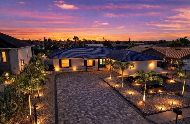 6515 Santiago Ct in Apollo Beach, FL - Building Photo - Building Photo