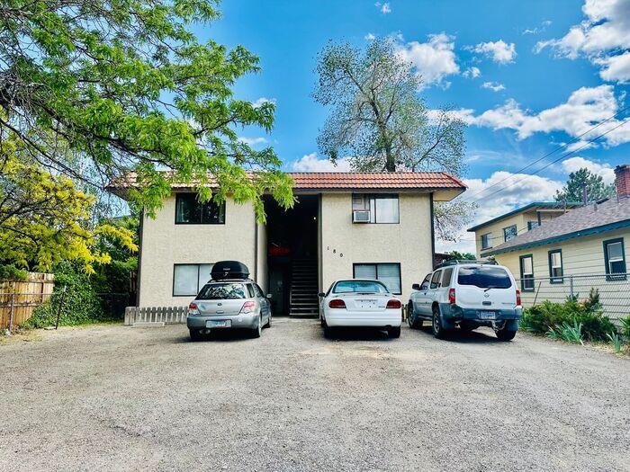 180 Malone Ln in Reno, NV - Building Photo