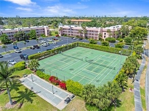 170 Turtle Lake Ct in Naples, FL - Building Photo - Building Photo