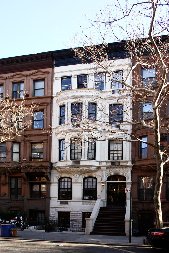 49 West 70th Street in New York, NY - Foto de edificio - Building Photo