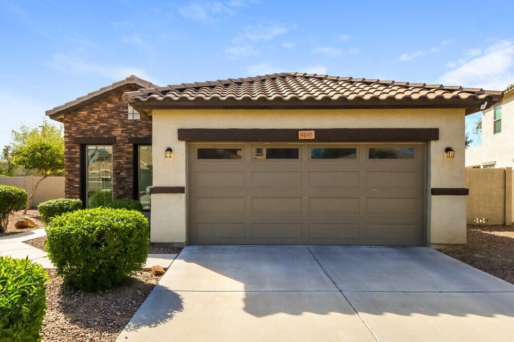 4045 E Trigger Way in Gilbert, AZ - Building Photo