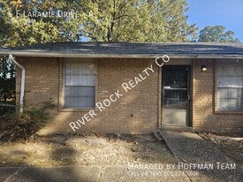 5 E Laramie Dr in Sherwood, AR - Building Photo