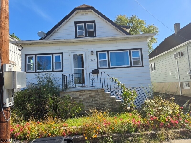 30 Zeliff Ave in Little Falls, NJ - Building Photo