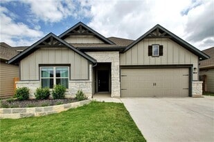 104 Finley St in Hutto, TX - Building Photo