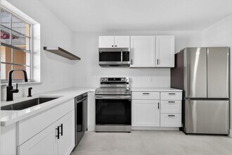 846 Salem Ln in Greenacres, FL - Building Photo - Building Photo