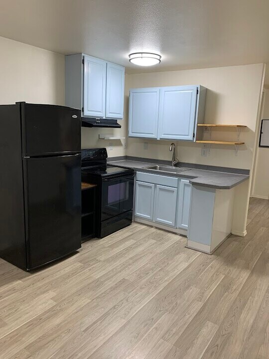 901 Mount Olympus Ave SE, Unit B in Ocean Shores, WA - Building Photo