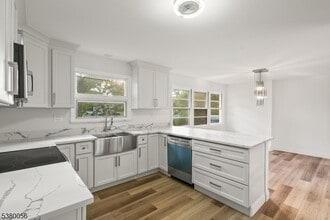 107 Konner Ave in Montville, NJ - Foto de edificio - Building Photo