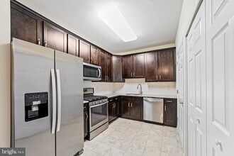 1014 Halifax Pl in Hamilton Township, NJ - Building Photo - Building Photo