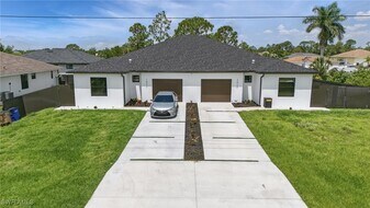 1011-1013 Abrams Blvd in Lehigh Acres, FL - Building Photo