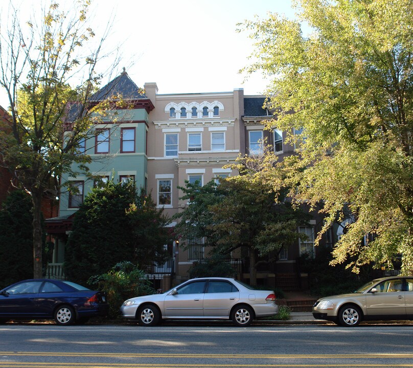 1928 Calvert St NW in Washington, DC - Foto de edificio