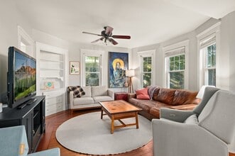 32 Charles St in Wakefield, MA - Building Photo - Building Photo