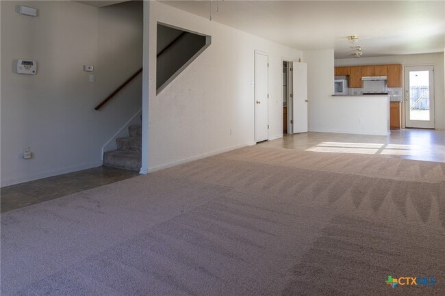 property at 102 E Robin Ln