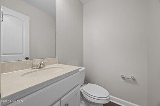 100 Shallow Ct in Sneads Ferry, NC - Building Photo - Building Photo