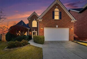 250 Fieldsborn Ct NE in Atlanta, GA - Building Photo