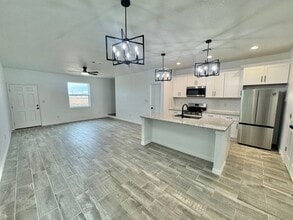 2817 N Platino Dr in Hobbs, NM - Foto de edificio - Building Photo