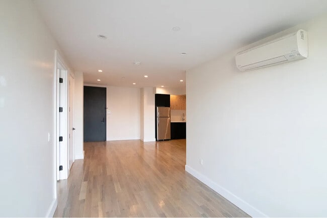 333 Cypress Ave, Unit 3 in Bronx, NY - Foto de edificio - Building Photo