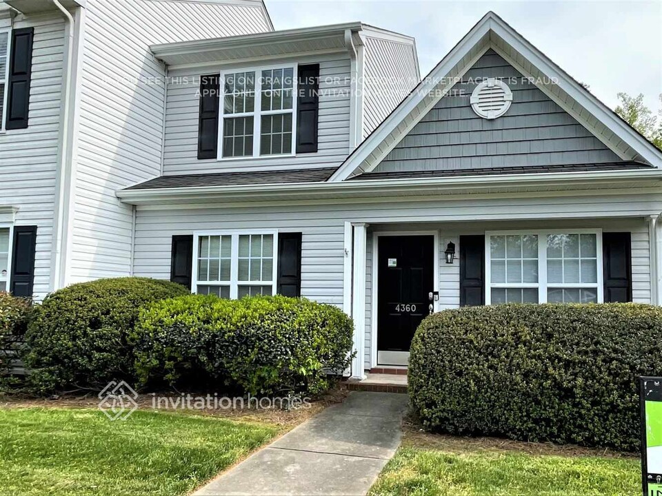 4360 Reedy Fork Pkwy in Greensboro, NC - Foto de edificio