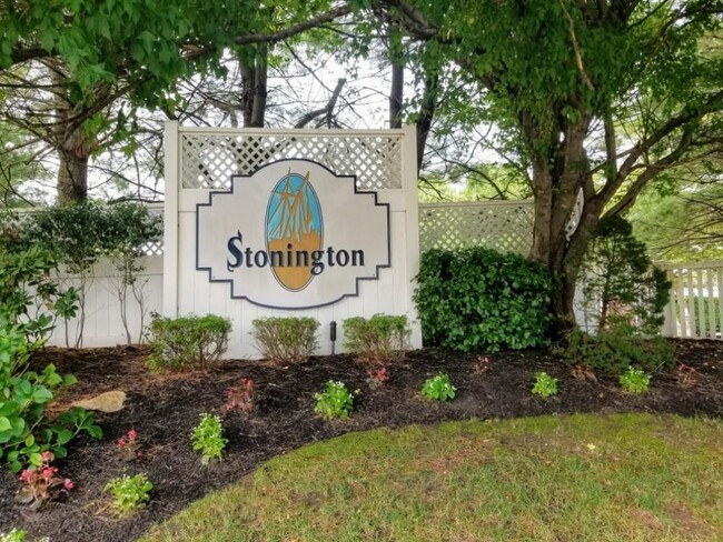 property at 40 Commodore Cir