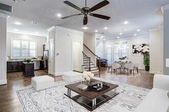 511 S Cesar Chavez Blvd in Dallas, TX - Building Photo - Building Photo