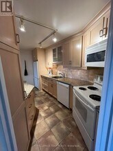 1081-1081 Ambleside Dr in Ottawa, ON - Building Photo - Building Photo