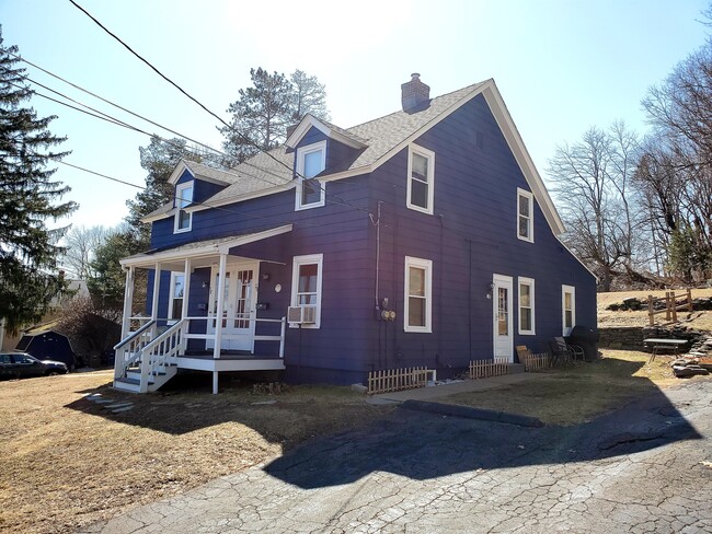 28 Maiden Ln, Unit Right Side in Vernon, CT - Building Photo - Building Photo