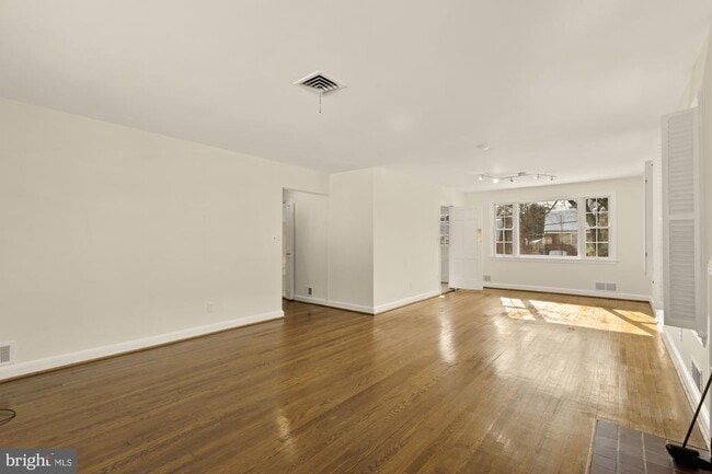 property at 2736 Stephenson Ln NW