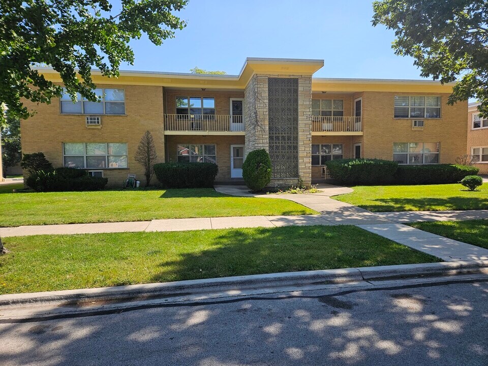 1415 Homestead Rd in La Grange Park, IL - Building Photo
