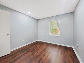 1711 Valley Forge Way in Louisville, KY - Building Photo - Building Photo