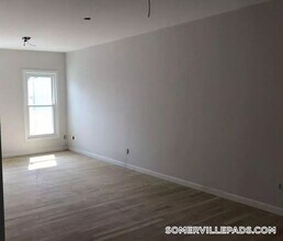 160 Broadway, Unit 3 in Somerville, MA - Foto de edificio - Building Photo