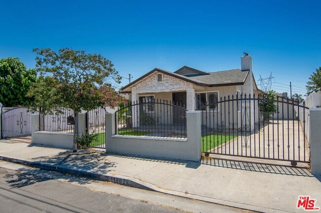 11862 Art St in Los Angeles, CA - Building Photo - Building Photo