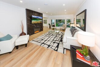 2030 Castle Heights Ave in Los Angeles, CA - Building Photo - Building Photo