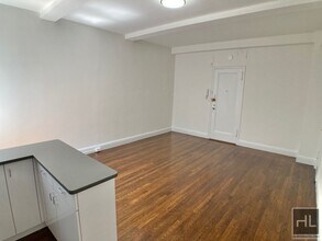EAST 46 STREET in New York, NY - Building Photo - Building Photo