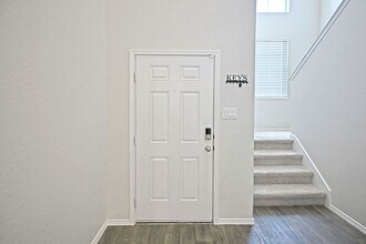 884 Armadillo Dr in Seguin, TX - Foto de edificio - Building Photo