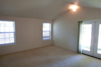 2639 SW Allen Creek Rd in Grants Pass, OR - Building Photo - Building Photo