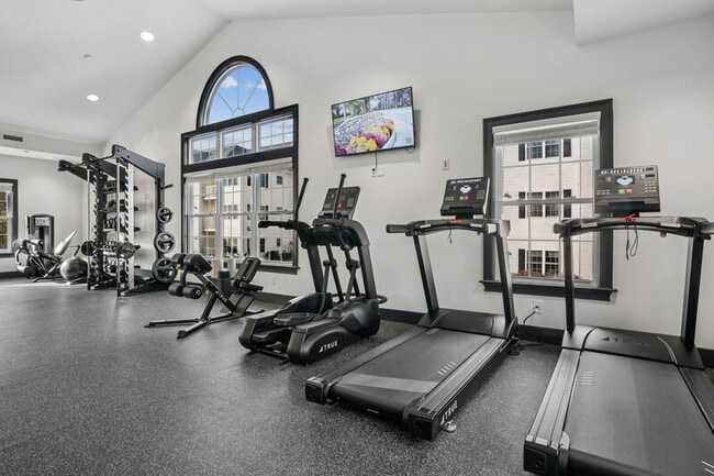 Heritage at Bedford Springs in Bedford, MA - Foto de edificio - Building Photo