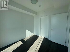 25 Wellington St S in Kitchener, ON - Building Photo - Building Photo
