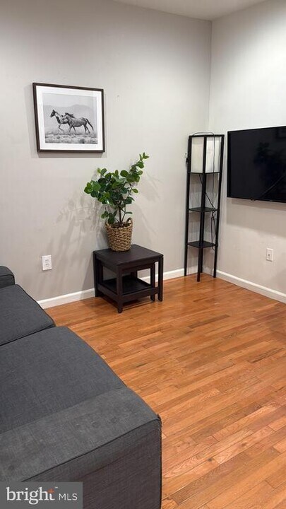 1113 Queen St NE in Washington, DC - Building Photo