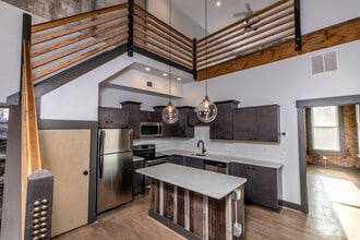 1533 Elm St in Cincinnati, OH - Building Photo - Building Photo