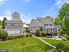 23533 Light Horse Ct in Middleburg, VA - Foto de edificio - Building Photo