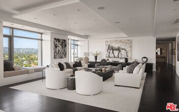 10800 Wilshire Blvd in Los Angeles, CA - Building Photo - Building Photo